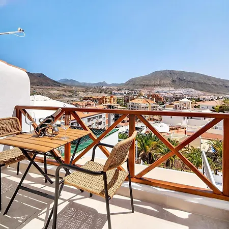 Sunny 2-bedroom Duplex With Terrace & Ocean Views In Cristianos Apartman