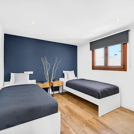 Sunny 2-bedroom Duplex With Terrace & Ocean Views In Cristianos Apartman Los Cristianos