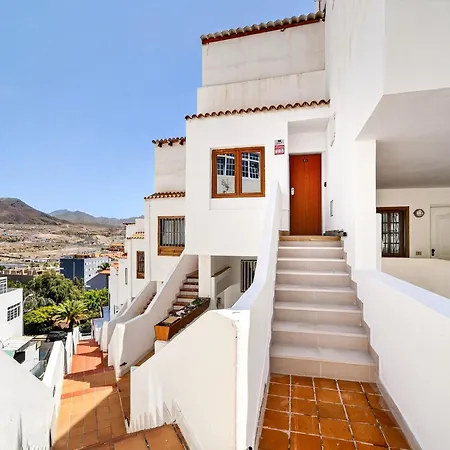 Sunny 2-bedroom Duplex With Terrace & Ocean Views In Cristianos Apartman Los Cristianos